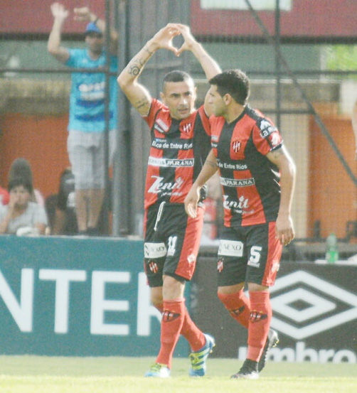 Con un gol de Telechea, Patronato ganó su primer partido en Primera 
