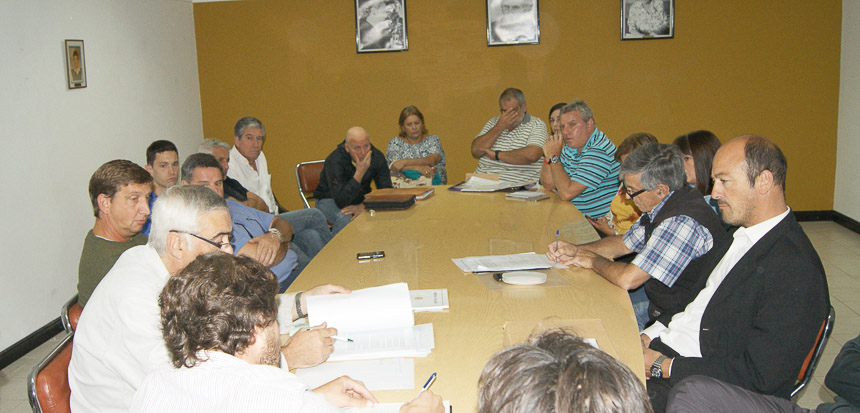 Stoppani y Murias respondieron  a consultas de concejales y vecinos 