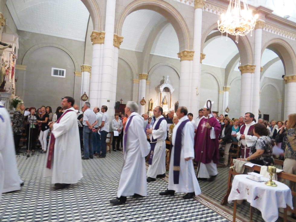 El Padre Eduardo Torre tomó posesión  ayer como Párroco de San José