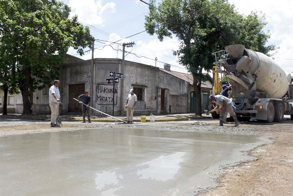 Limpieza de canales, arreglos en pavimentos y  reparaciones en "El Mirador" realiza el Municipio