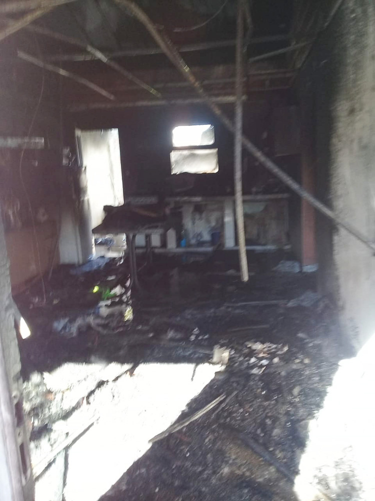 Destrucción total: una familia  perdió todo al incendiarse su casa