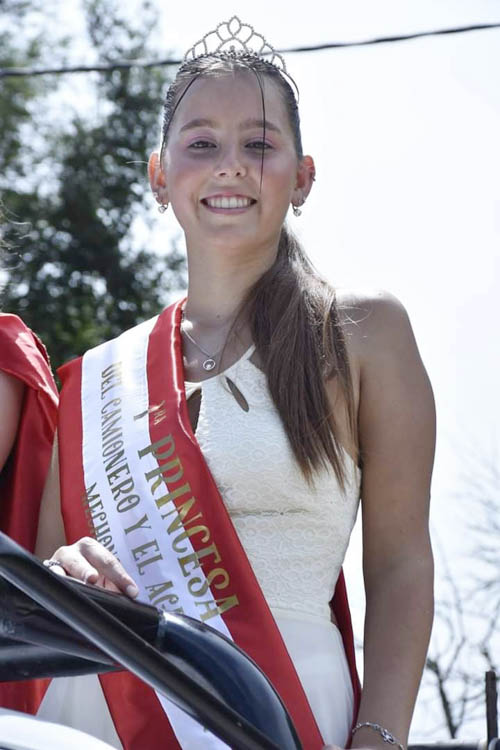 La balcarceña Julieta Caballero  fue elegida princesa en Mechongué