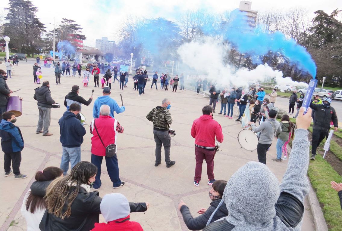 Pese a la promesa de mejora salarial,  continuó en Balcarce la protesta policial